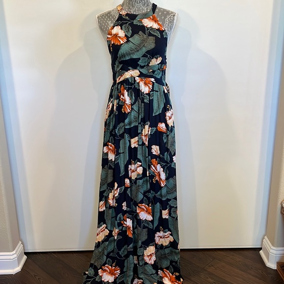 Lulus Dresses & Skirts - Lulu’s Temptation Island Tropical floral maxi dress